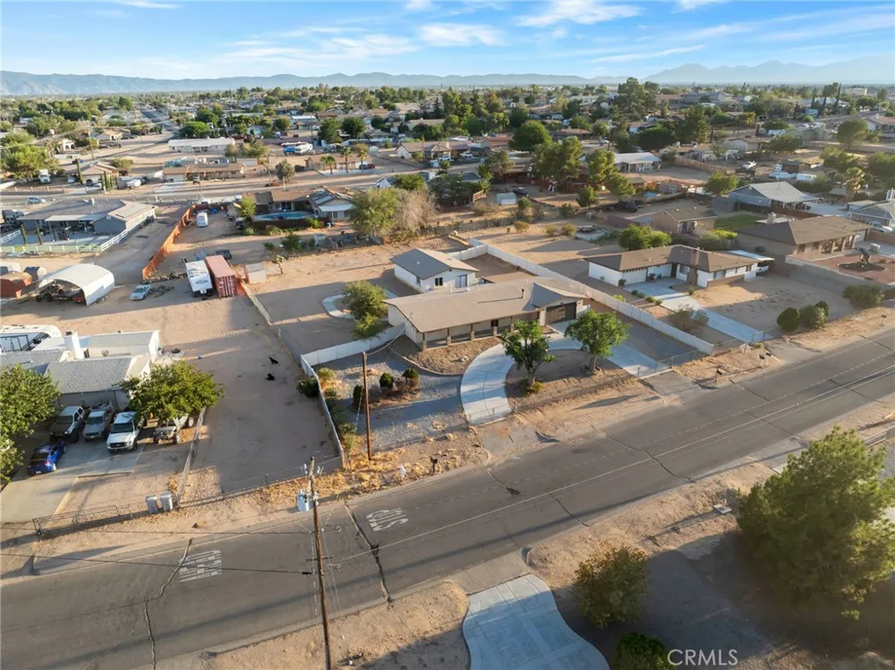 17983 Pitache Street Hesperia, CA 92345