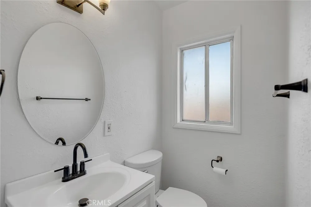 17983 Pitache Street Hesperia, CA 92345