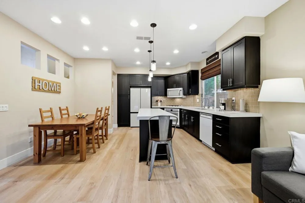 11647 Tree Hollow Lane San Diego, CA 92128