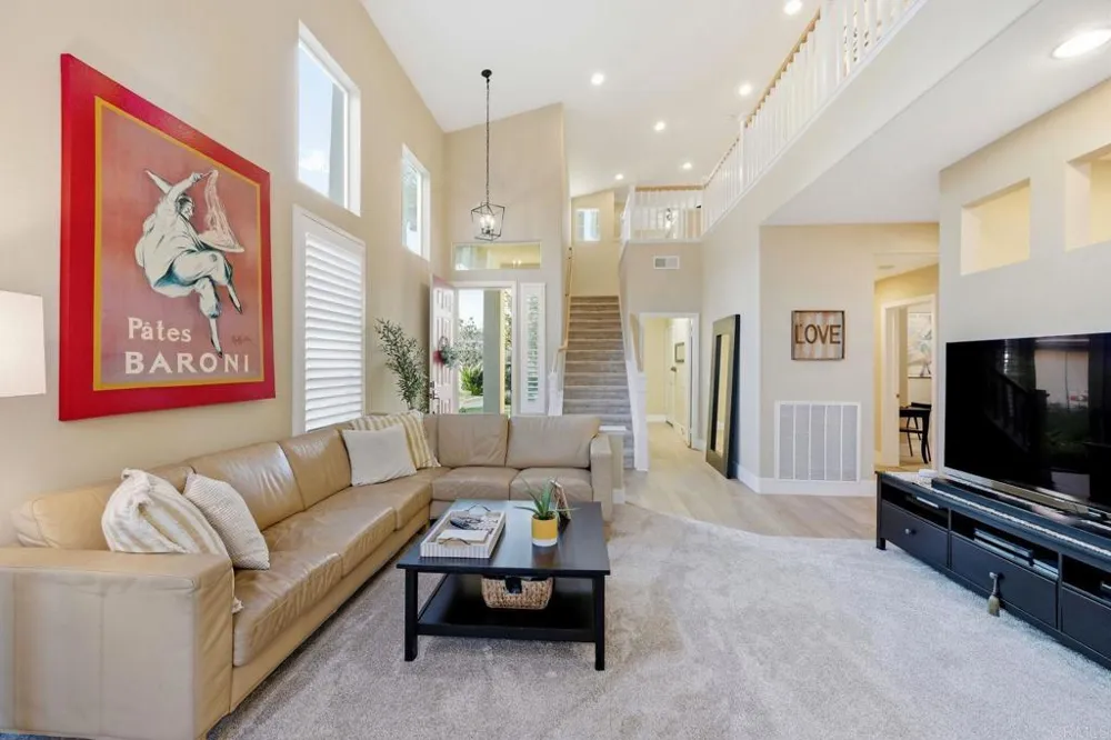 11647 Tree Hollow Lane San Diego, CA 92128