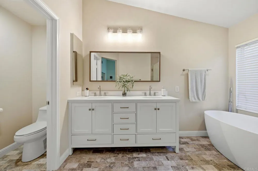11647 Tree Hollow Lane San Diego, CA 92128
