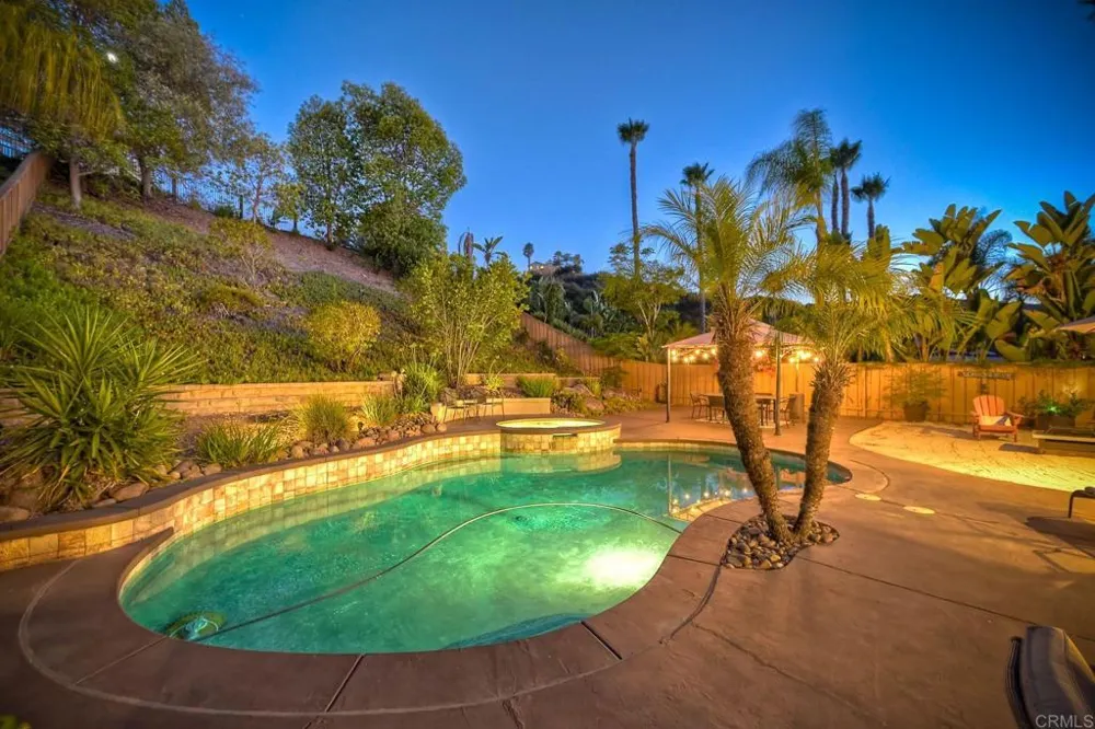 11647 Tree Hollow Lane San Diego, CA 92128