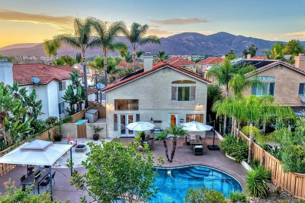 11647 Tree Hollow Lane San Diego, CA 92128