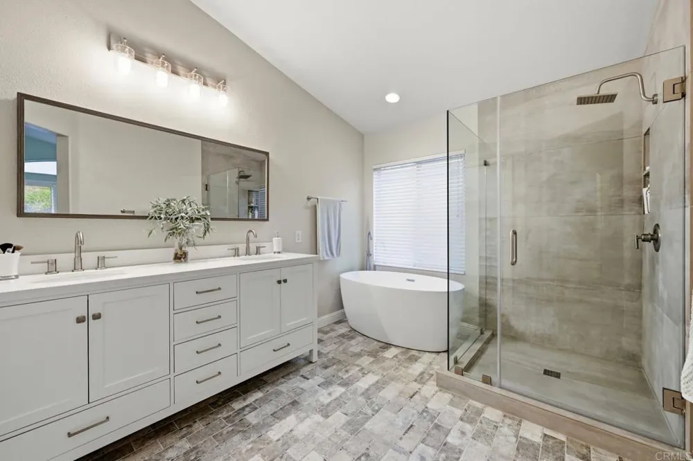 11647 Tree Hollow Lane San Diego, CA 92128