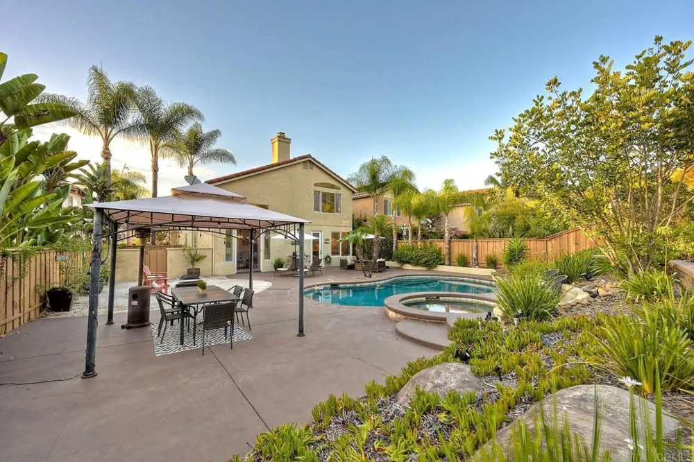 11647 Tree Hollow Lane San Diego, CA 92128