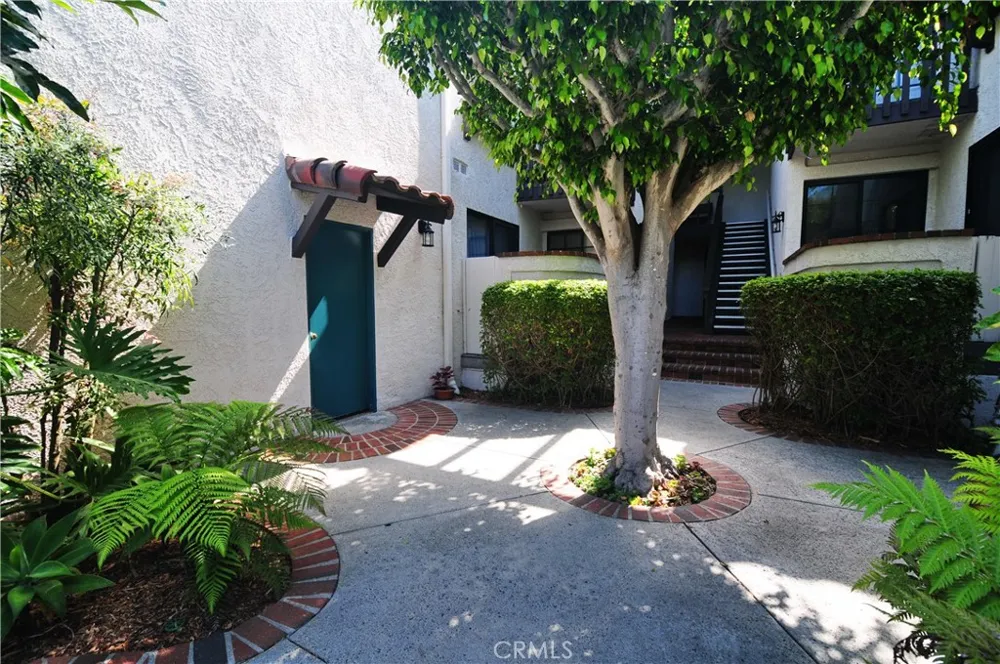 2209 W 25th #12 San Pedro, CA 90732