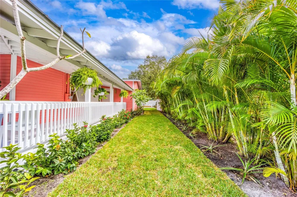 645 SW CLEVELAND AVENUE Stuart, FL 34994
