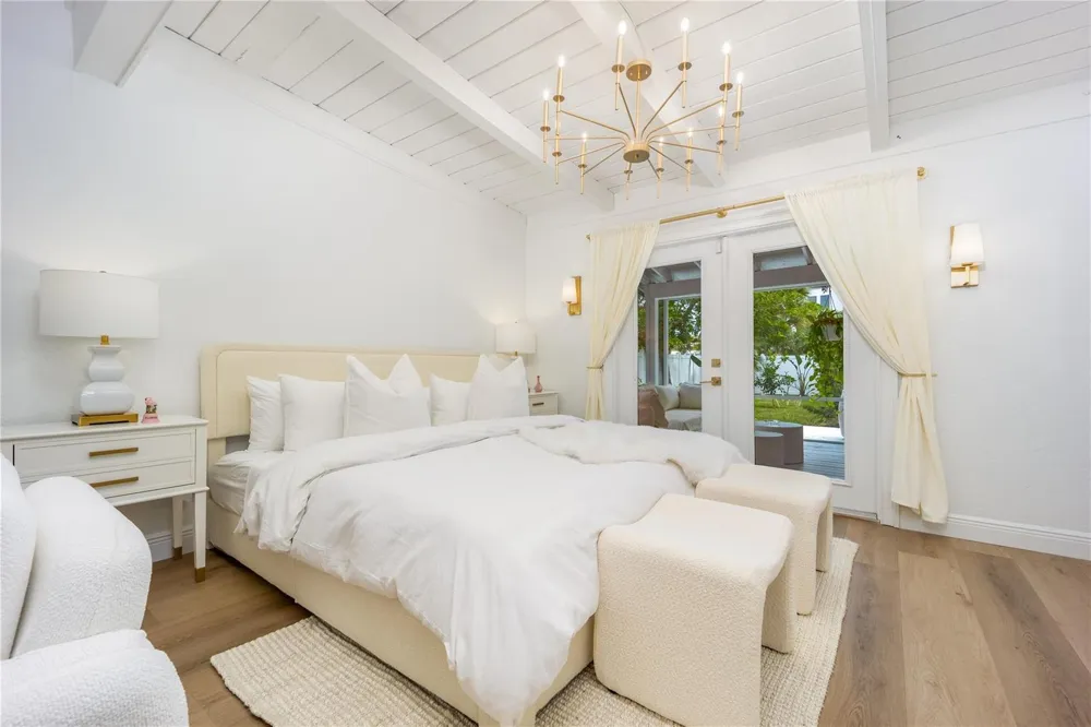 645 SW CLEVELAND AVENUE Stuart, FL 34994