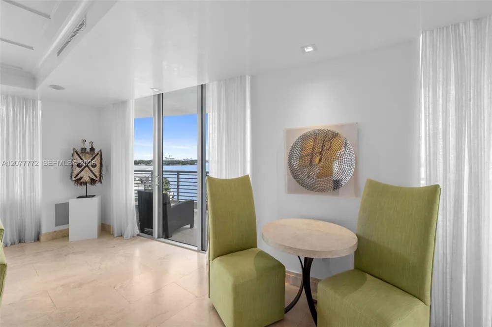 1445 16th St #902 Miami Beach, FL 33139