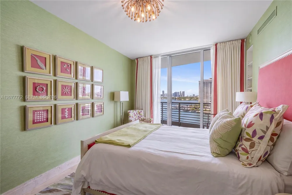 1445 16th St #902 Miami Beach, FL 33139
