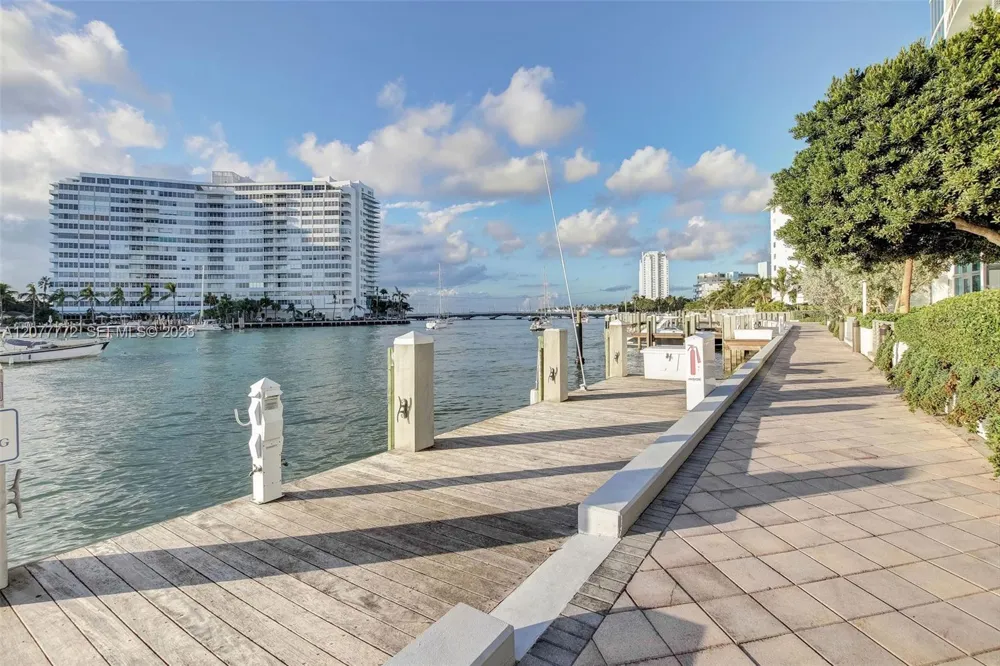 1445 16th St #902 Miami Beach, FL 33139