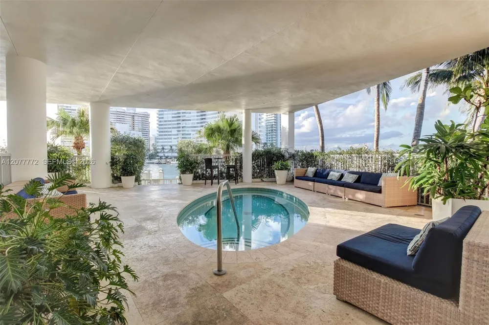 1445 16th St #902 Miami Beach, FL 33139