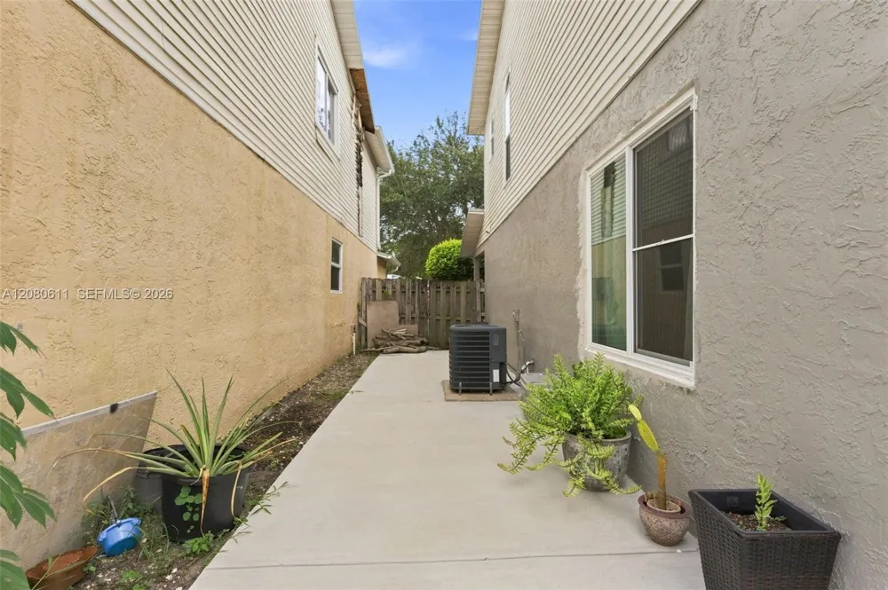 5506 NW 22nd St Lauderhill, FL 33313