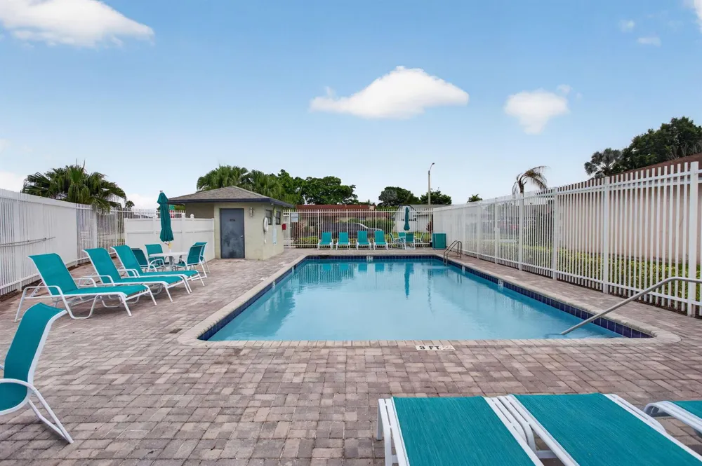 7516 NW 88th Terrace Tamarac, FL 33321