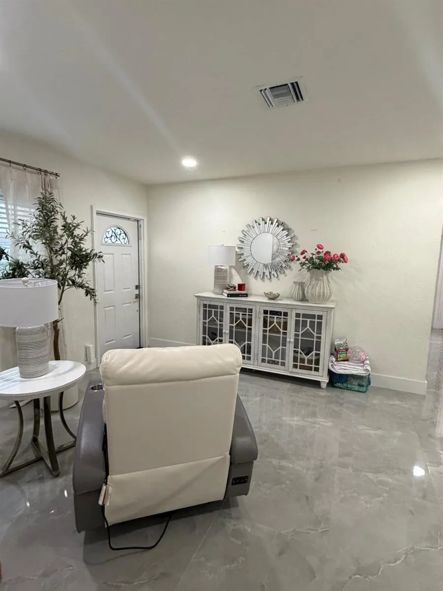 1038 MACY STREET West Palm Beach, FL 33405