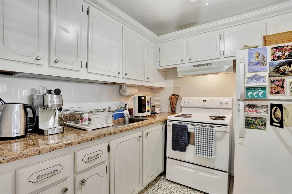 86 LYNDHURST D #86 Deerfield Beach, FL 33442