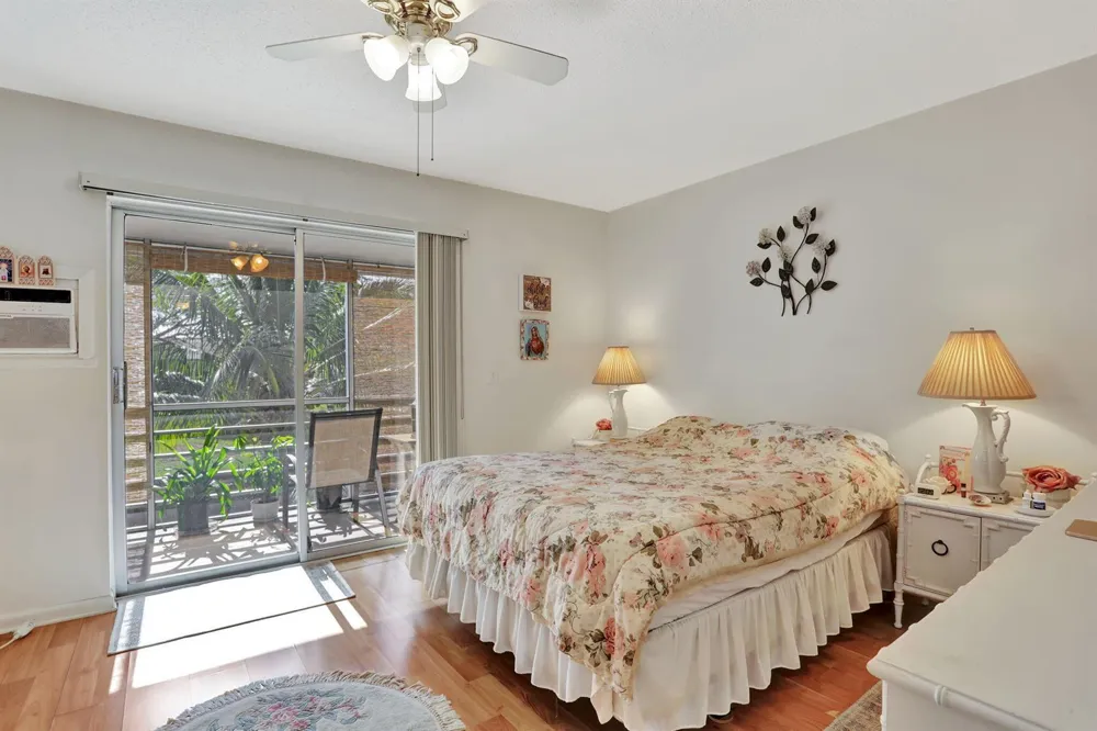 86 LYNDHURST D #86 Deerfield Beach, FL 33442
