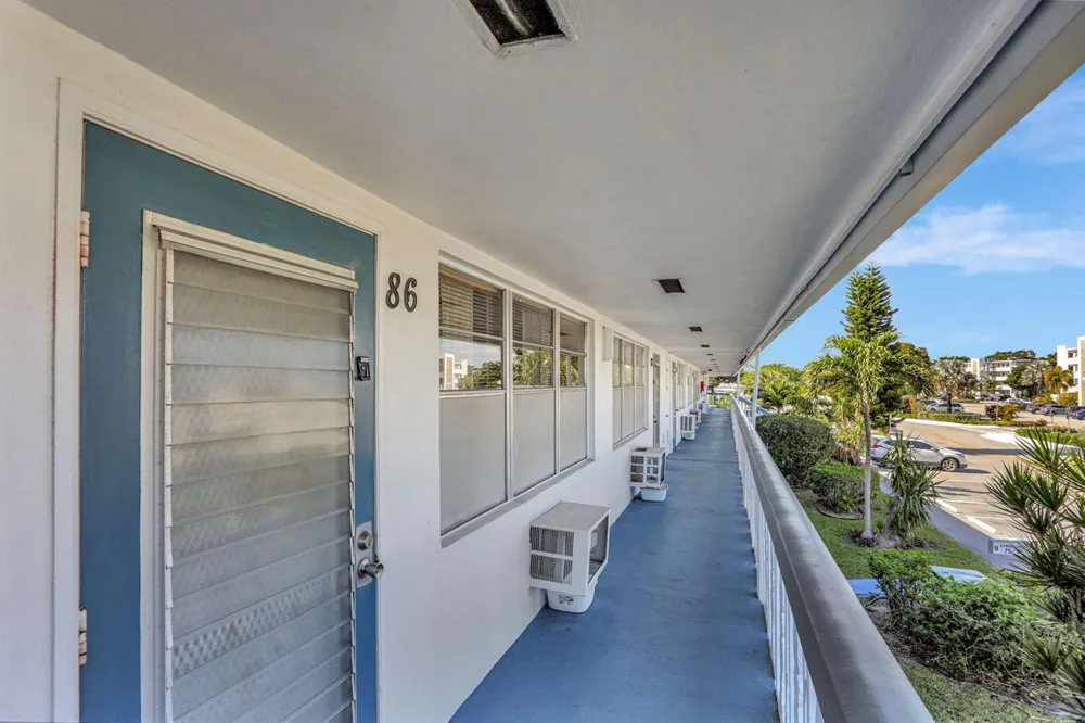 86 LYNDHURST D #86 Deerfield Beach, FL 33442