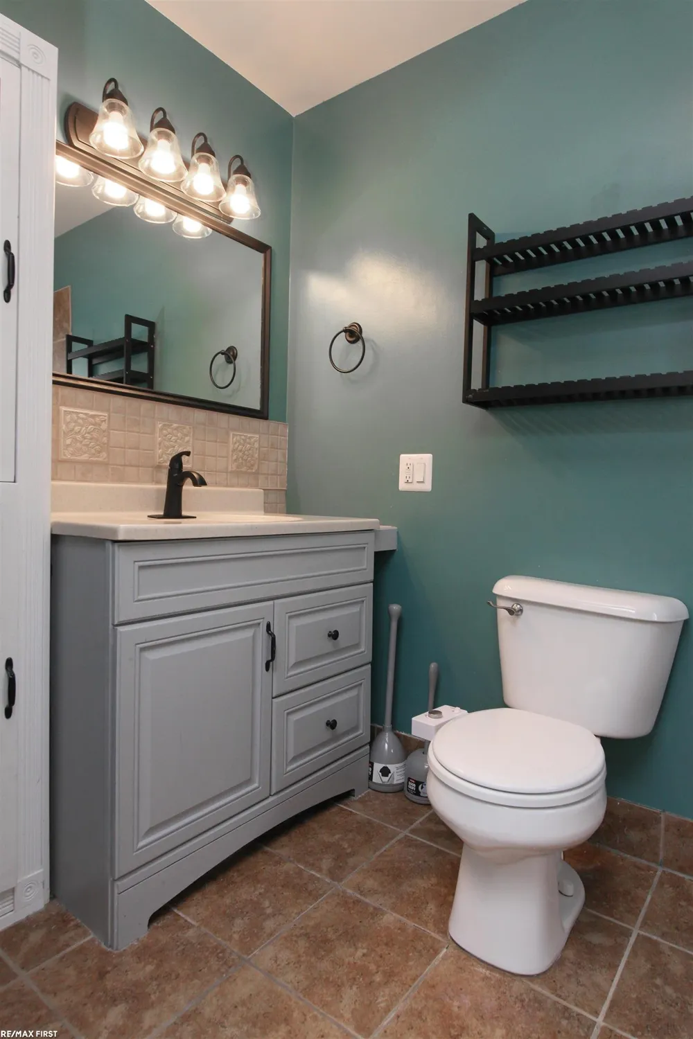 34404 Maynard Street Clinton Charter Township, MI 48035