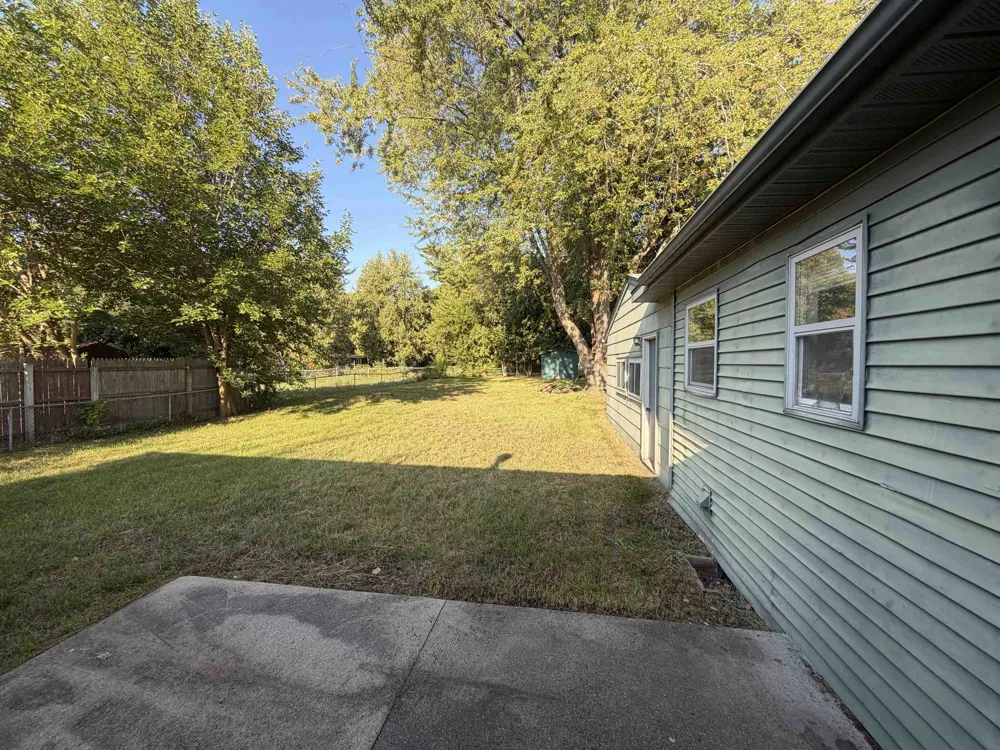 1115 Park Clare City, MI 48617