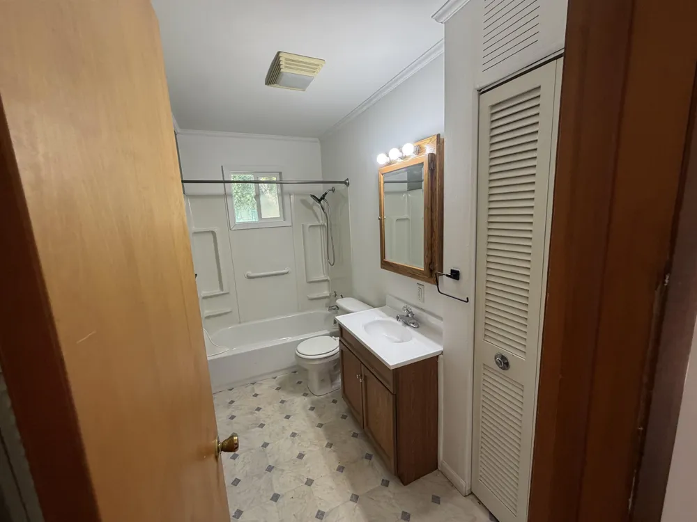1115 Park Clare City, MI 48617