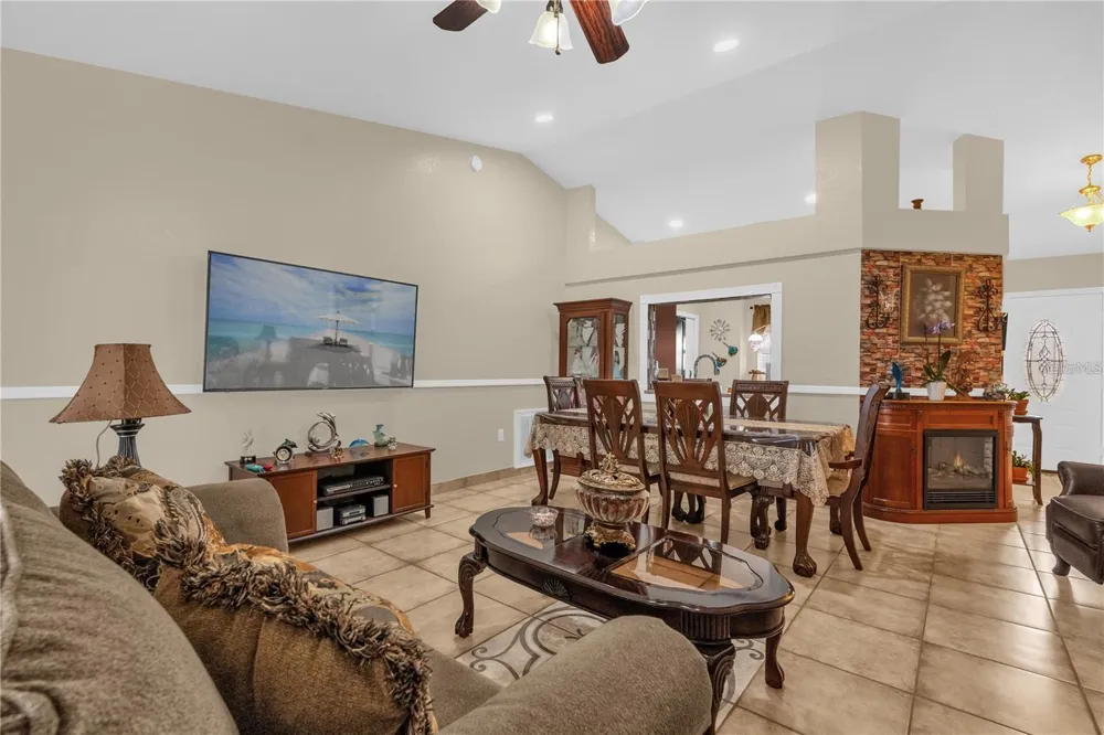 1366 MERRIMACK PLACE Davenport, FL 33837