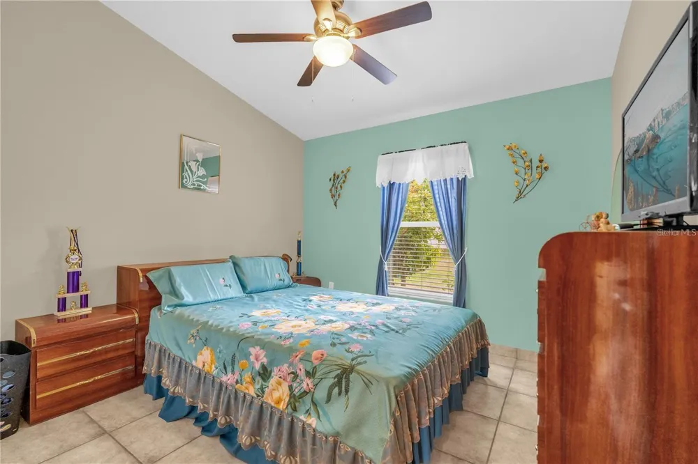 1366 MERRIMACK PLACE Davenport, FL 33837