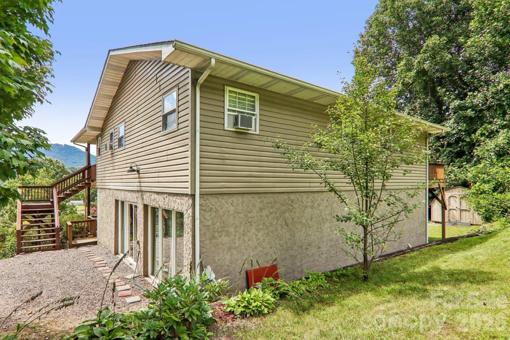 169 Highview Drive Maggie Valley, NC 28751
