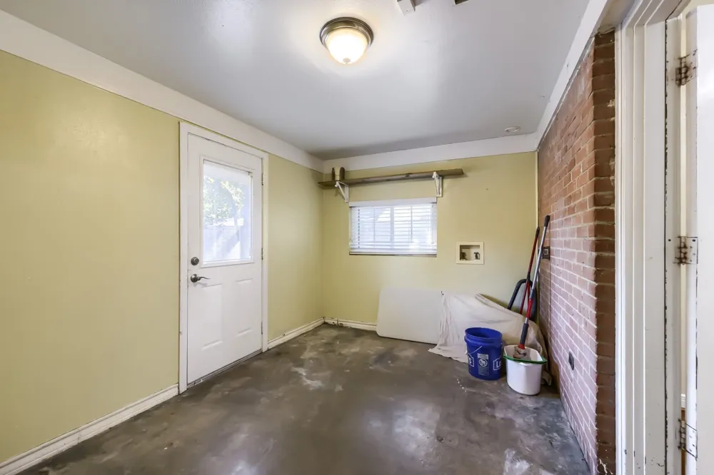 5108 Parkland Avenue Dallas, TX 75235