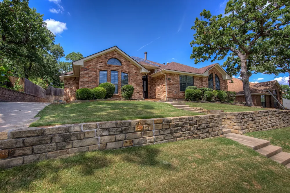 3914 Meadow Drive Grapevine, TX 76051