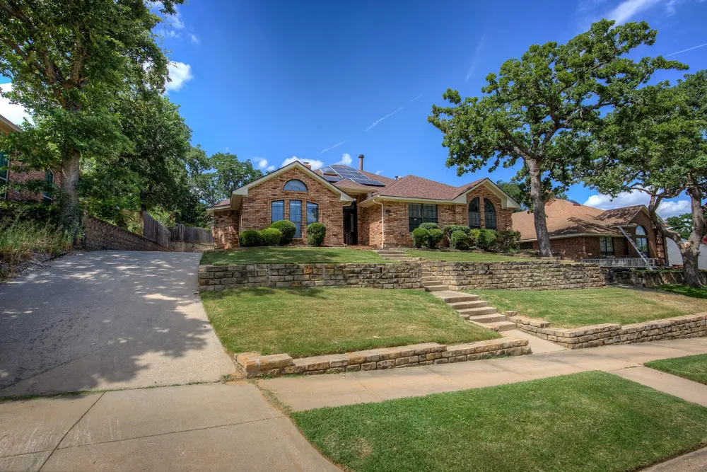 3914 Meadow Drive Grapevine, TX 76051