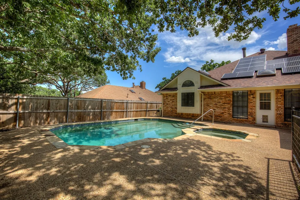 3914 Meadow Drive Grapevine, TX 76051