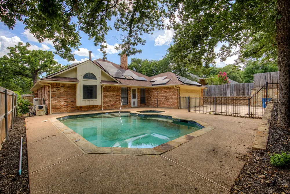 3914 Meadow Drive Grapevine, TX 76051