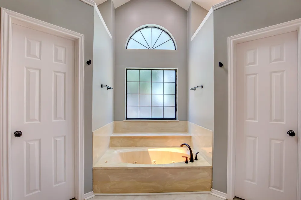 3914 Meadow Drive Grapevine, TX 76051