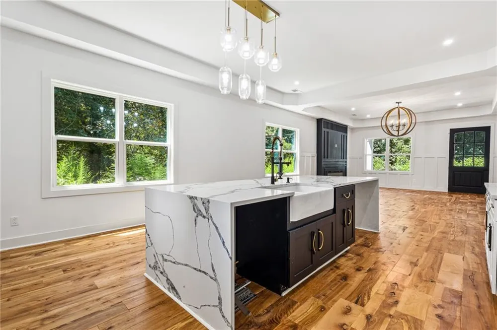 6465 Yacht Club Road Flowery Branch, GA 30542
