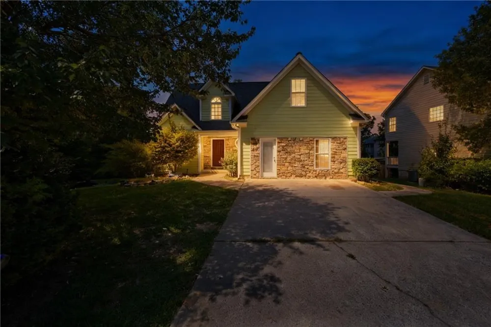 2128 CUMBERLAND CREEK Marietta, GA 30008