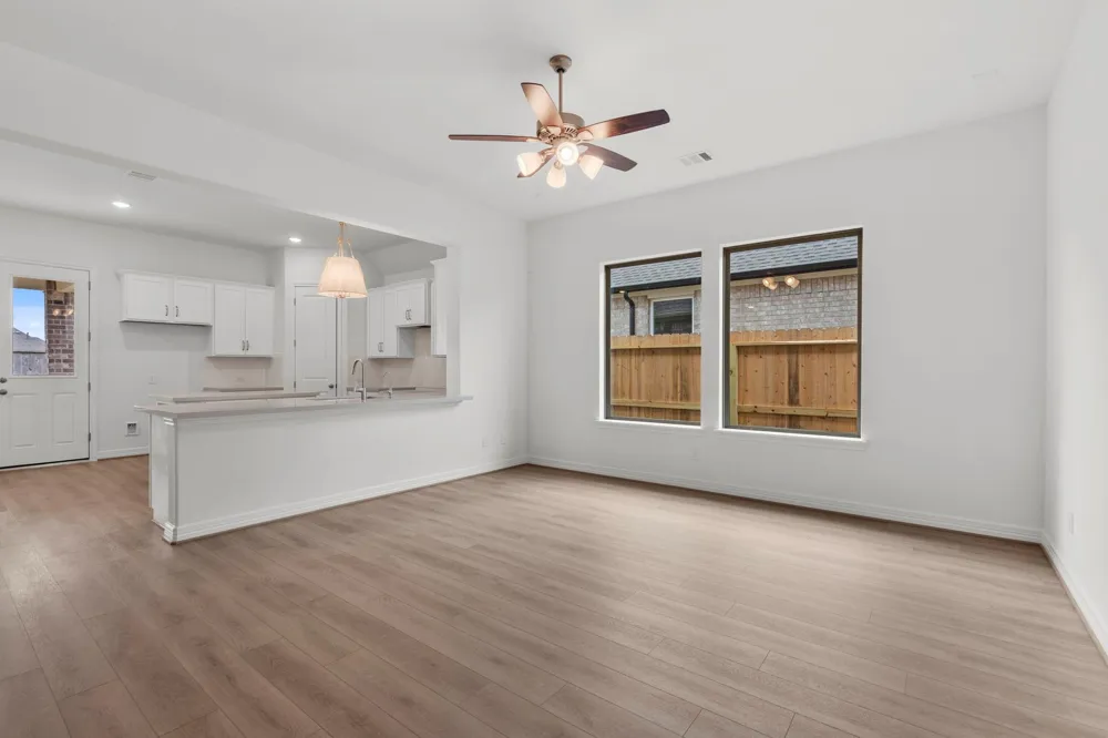 14822 Mission Avenue Mont Belvieu, TX 77523