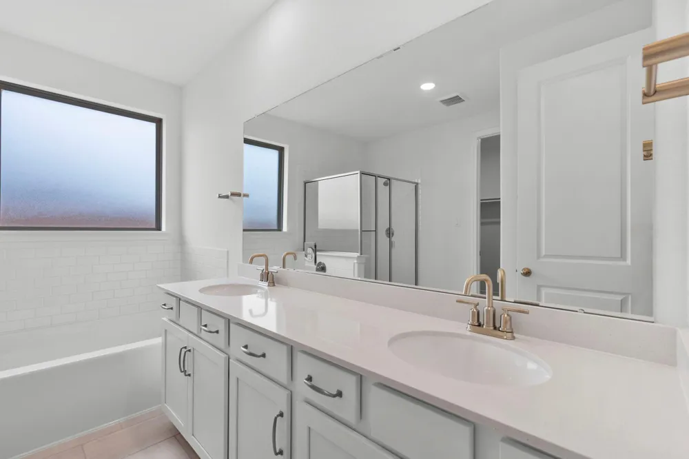 14822 Mission Avenue Mont Belvieu, TX 77523