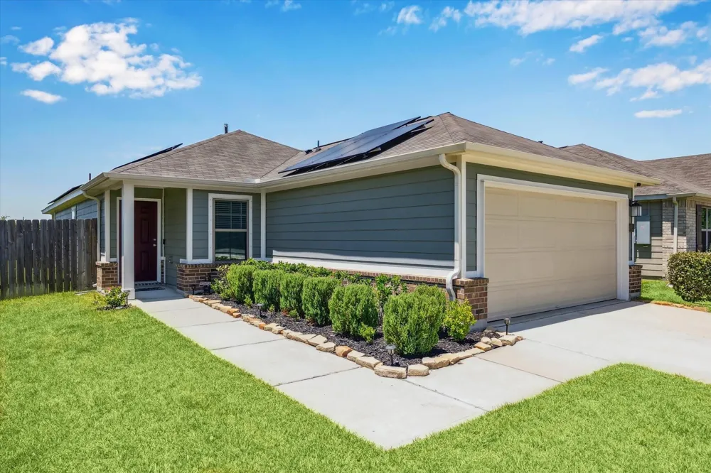 2493 Clydesdale Lane Alvin, TX 77511