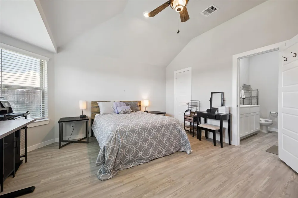 2493 Clydesdale Lane Alvin, TX 77511