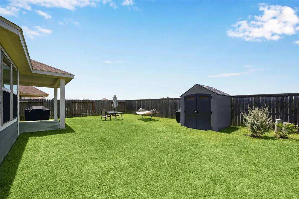 2493 Clydesdale Lane Alvin, TX 77511