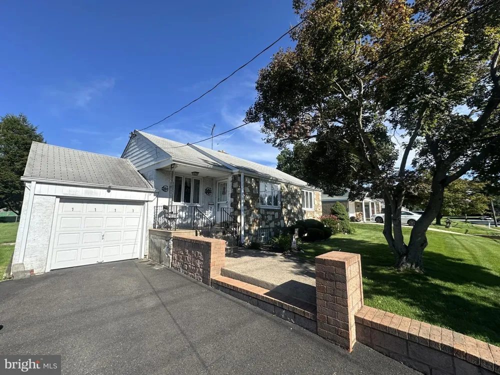 1111 WELSH ROAD Philadelphia, PA 19115