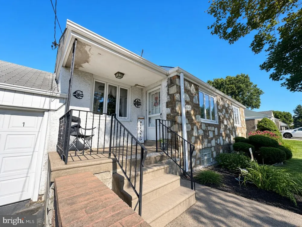 1111 WELSH ROAD Philadelphia, PA 19115