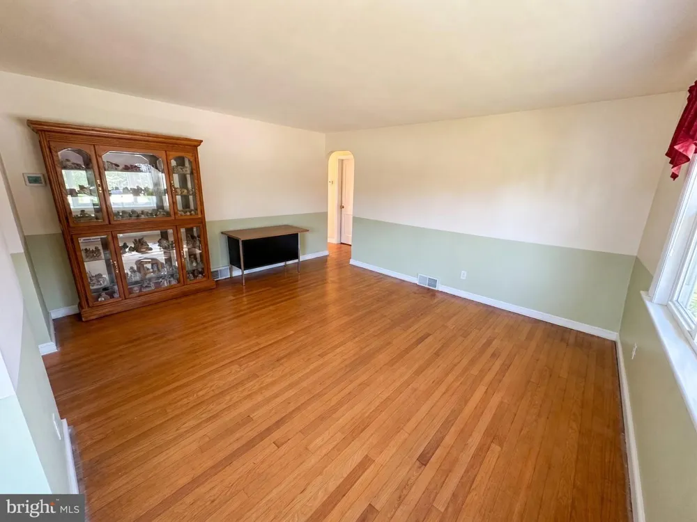 1111 WELSH ROAD Philadelphia, PA 19115