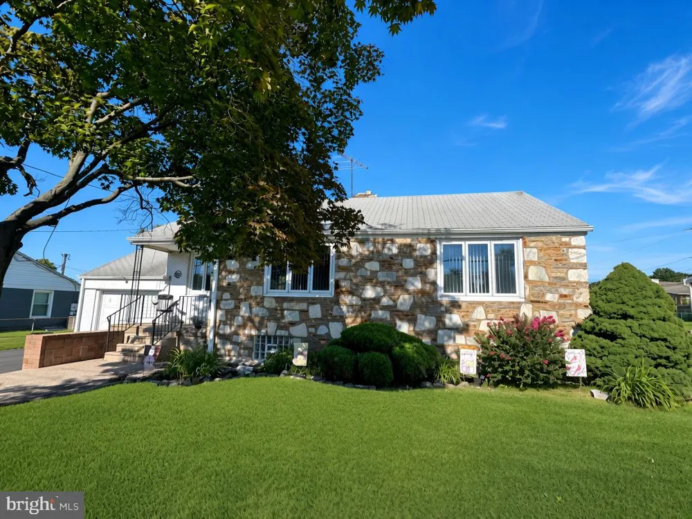 1111 WELSH ROAD Philadelphia, PA 19115