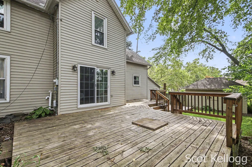 1800 Boston Street SE Grand Rapids, MI 49506