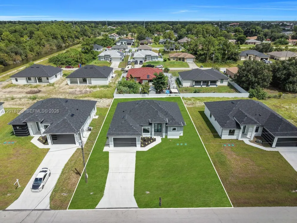 3616 6th ST SW Lehigh Acres, FL 33976