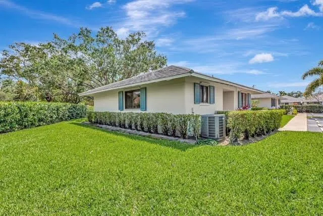 109 CLUB DRIVE Palm Beach Gardens, FL 33418