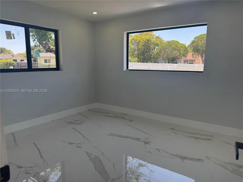 2251 NW 193rd Ter Miami Gardens, FL 33056