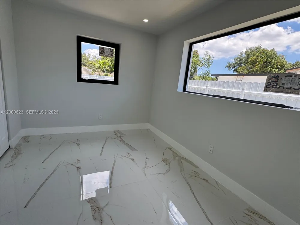 2251 NW 193rd Ter Miami Gardens, FL 33056